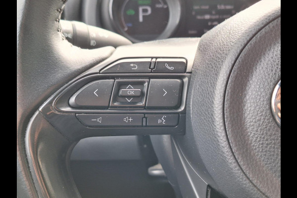 Toyota Yaris 1.5 Hybrid Style Bi-Tone | 17 inch, Stoelverwarming, Half Leer, Keyless, Privcay Glass, Apple CarPlay/Android auto
