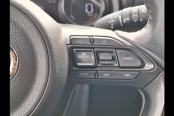 Toyota Yaris 1.5 Hybrid Style Bi-Tone | 17 inch, Stoelverwarming, Half Leer, Keyless, Privcay Glass, Apple CarPlay/Android auto