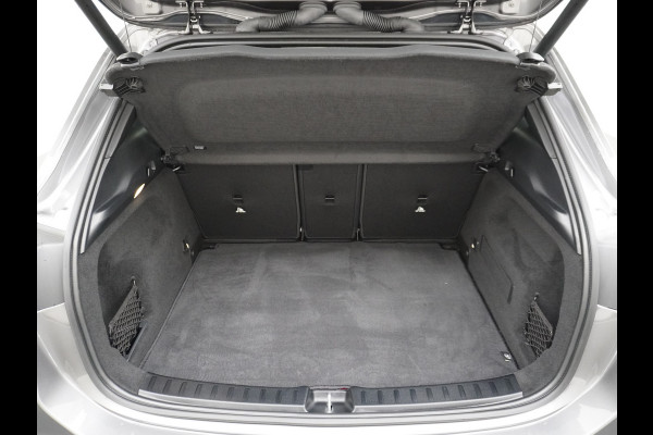 Mercedes-Benz GLA 250 e AMG Line | Pano Burmester Distronic 360 Camera
