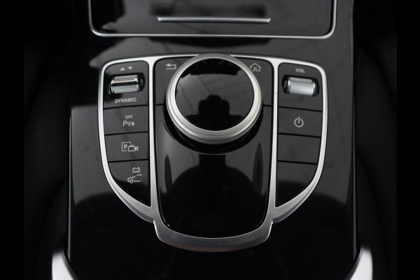 Mercedes-Benz C-Klasse 300e Avantgarde | Trekhaak | Adaptive cruise | Leder | Stoelverwarming | Carplay | Park Assist | Camera | Navigatie | Full LED