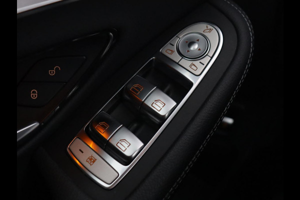 Mercedes-Benz C-Klasse 300e Avantgarde | Trekhaak | Adaptive cruise | Leder | Stoelverwarming | Carplay | Park Assist | Camera | Navigatie | Full LED