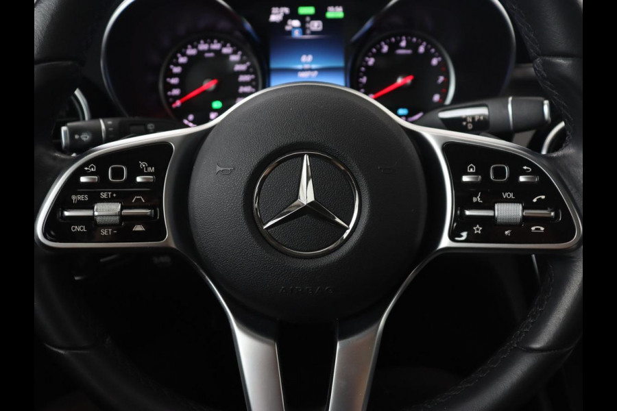 Mercedes-Benz C-Klasse 300e Avantgarde | Trekhaak | Adaptive cruise | Leder | Stoelverwarming | Carplay | Park Assist | Camera | Navigatie | Full LED
