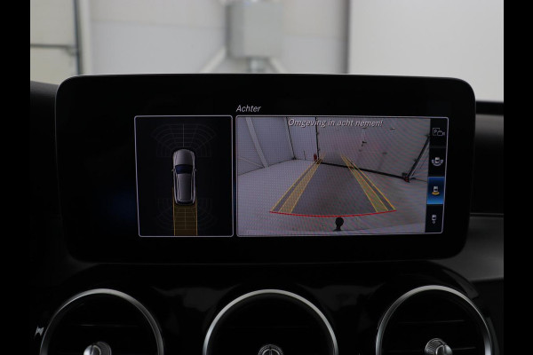 Mercedes-Benz C-Klasse 300e Avantgarde | Trekhaak | Adaptive cruise | Leder | Stoelverwarming | Carplay | Park Assist | Camera | Navigatie | Full LED