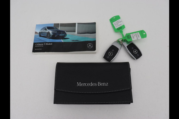Mercedes-Benz C-Klasse 300e Avantgarde | Trekhaak | Adaptive cruise | Leder | Stoelverwarming | Carplay | Park Assist | Camera | Navigatie | Full LED