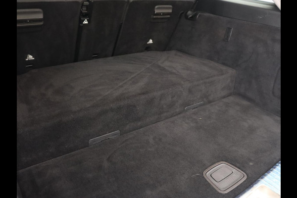 Mercedes-Benz C-Klasse 300e Avantgarde | Trekhaak | Adaptive cruise | Leder | Stoelverwarming | Carplay | Park Assist | Camera | Navigatie | Full LED