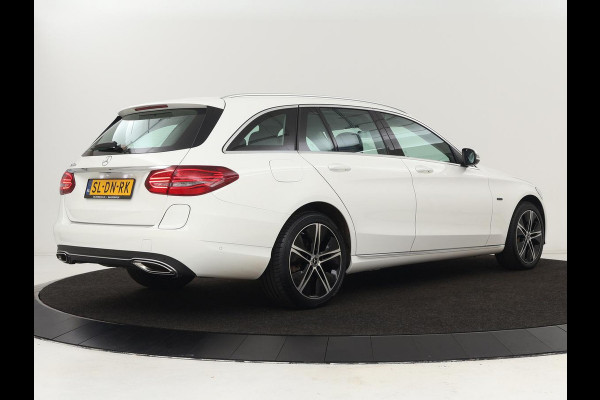 Mercedes-Benz C-Klasse 300e Avantgarde | Trekhaak | Adaptive cruise | Leder | Stoelverwarming | Carplay | Park Assist | Camera | Navigatie | Full LED