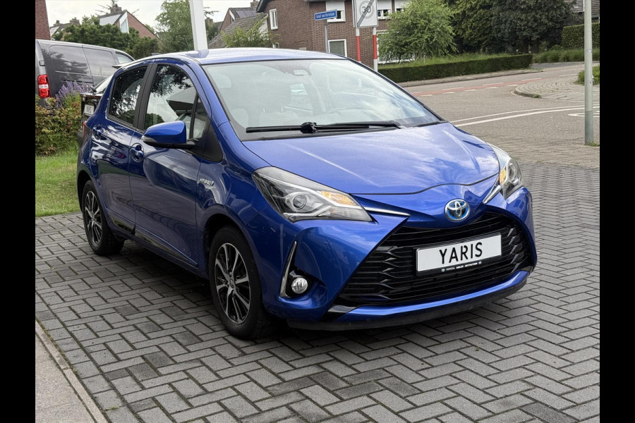 Toyota Yaris 1.5 Hybrid Dynamic | Navigatie, Stoelverwarming, Lichtmetalen velgen, Climate control, Parkeercamera, Safety Sense