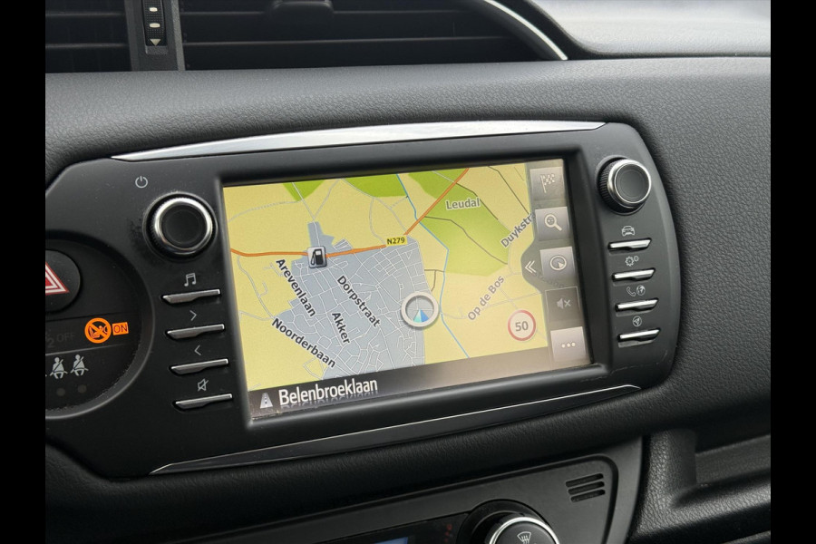 Toyota Yaris 1.5 Hybrid Dynamic | Navigatie, Stoelverwarming, Lichtmetalen velgen, Climate control, Parkeercamera, Safety Sense
