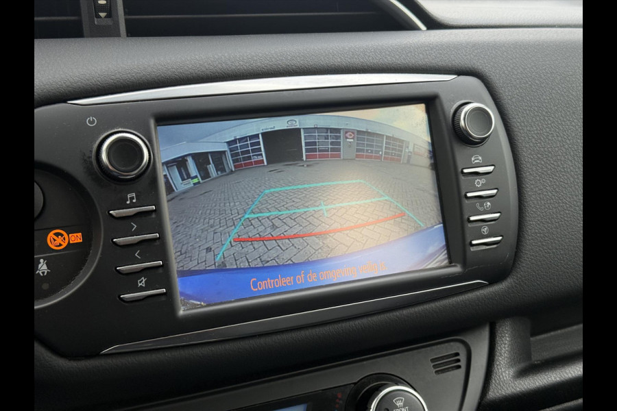 Toyota Yaris 1.5 Hybrid Dynamic | Navigatie, Stoelverwarming, Lichtmetalen velgen, Climate control, Parkeercamera, Safety Sense