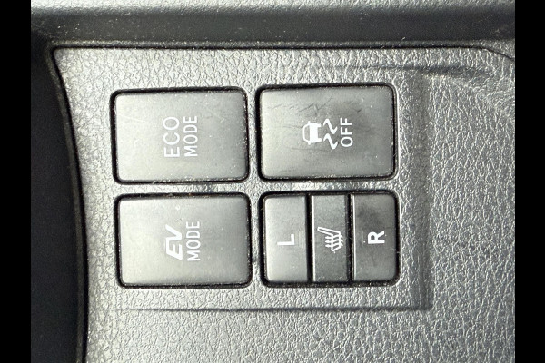 Toyota Yaris 1.5 Hybrid Dynamic | Navigatie, Stoelverwarming, Lichtmetalen velgen, Climate control, Parkeercamera, Safety Sense