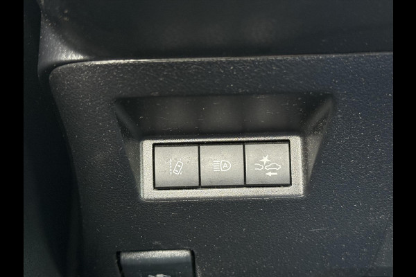 Toyota Yaris 1.5 Hybrid Dynamic | Navigatie, Stoelverwarming, Lichtmetalen velgen, Climate control, Parkeercamera, Safety Sense