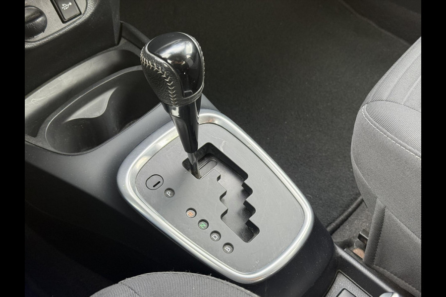 Toyota Yaris 1.5 Hybrid Dynamic | Navigatie, Stoelverwarming, Lichtmetalen velgen, Climate control, Parkeercamera, Safety Sense