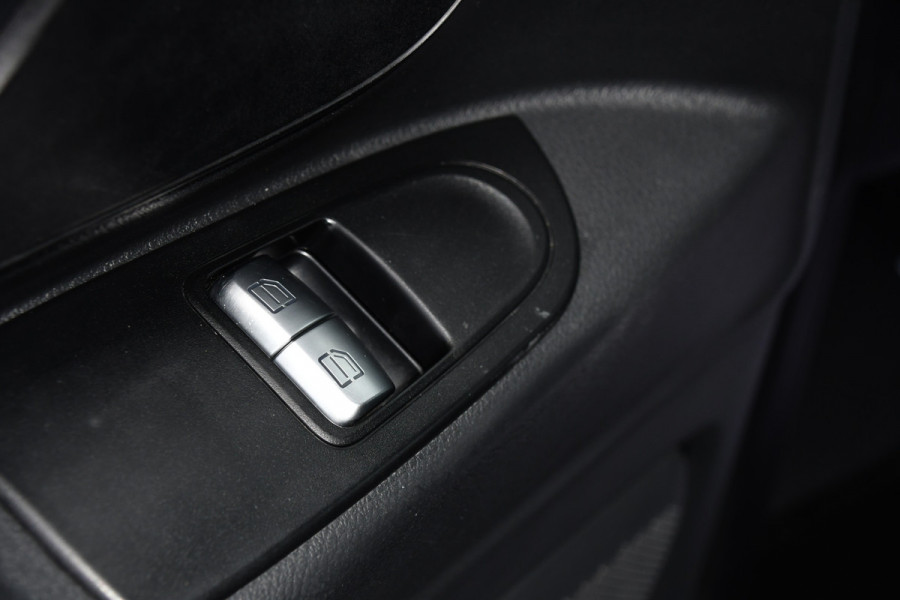 Mercedes-Benz Vito 116 CDI L2 PB Edition Camera, Cruise, Sensoren, Leder, 164pk, Stoelverwarming, Uniek!