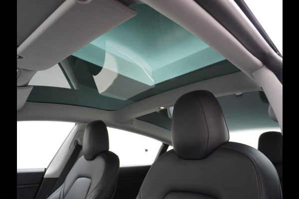 Tesla Model 3 RWD SR+ 60kWh 325PK TREKHAAK FSD 3-Computer 18" AutoPilot Leder PanoDak Adaptive-Cruise Lmv Camera's Elektr.-Stuur+Stoelen+Spieg Navi LED Comfortstoelen ACC DAB Voorverwarmen interieur via App Keyless via Telefoonsleutel One-Pedal-Drive 1.000KG Trekgewicht! Origineel Nederlandse auto tot 11kw laden thuis! 1.584kg licht! Accu Garantie tot 29-06-2028/160.000km