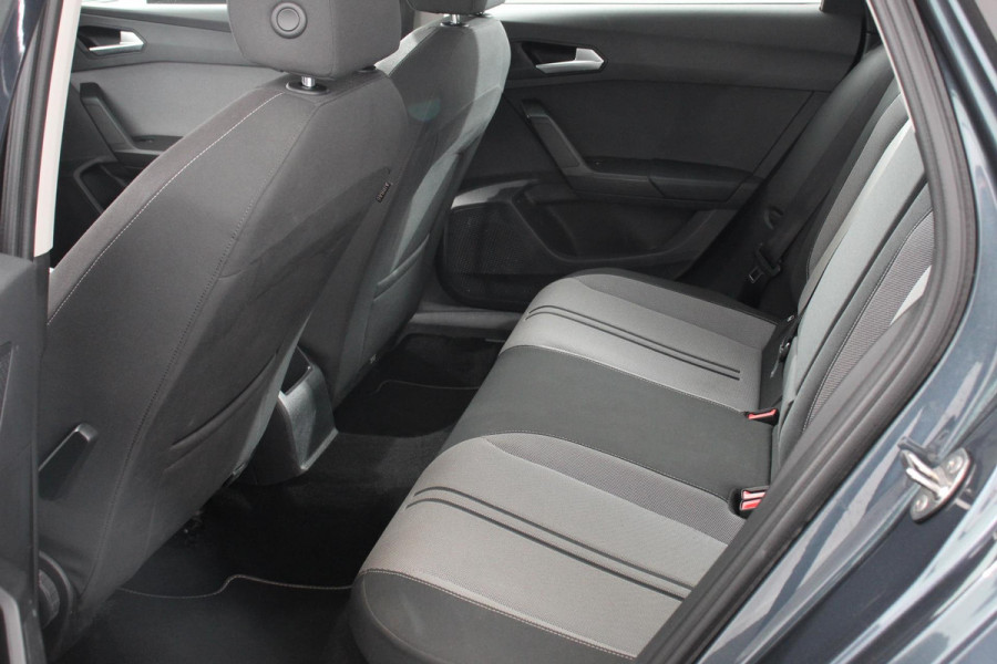Seat Leon Sportstourer 1.5 eTSI 150pk DSG Style Navigatie Apple Carplay/Android Auto Parkeersensor achter Adaptive Cruise Control Stoelverwarming
