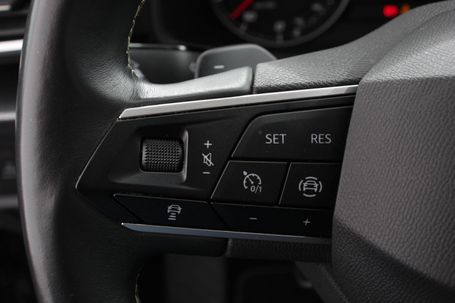 Seat Leon Sportstourer 1.5 eTSI 150pk DSG Style Navigatie Apple Carplay/Android Auto Parkeersensor achter Adaptive Cruise Control Stoelverwarming