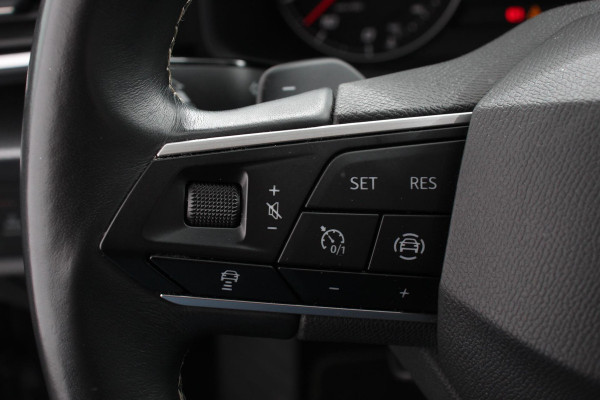 Seat Leon Sportstourer 1.5 eTSI 150pk DSG Style Navigatie Apple Carplay/Android Auto Parkeersensor achter Adaptive Cruise Control Stoelverwarming