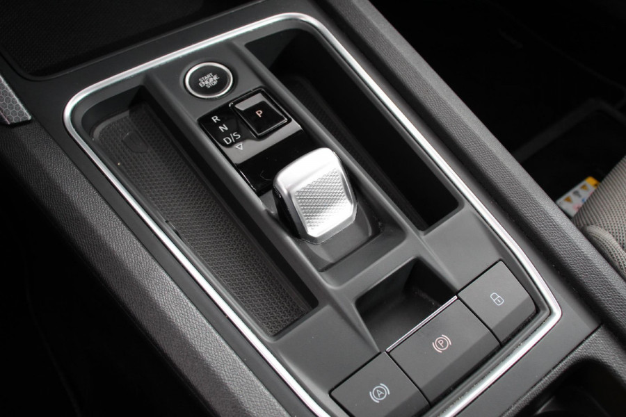 Seat Leon Sportstourer 1.5 eTSI 150pk DSG Style Navigatie Apple Carplay/Android Auto Parkeersensor achter Adaptive Cruise Control Stoelverwarming