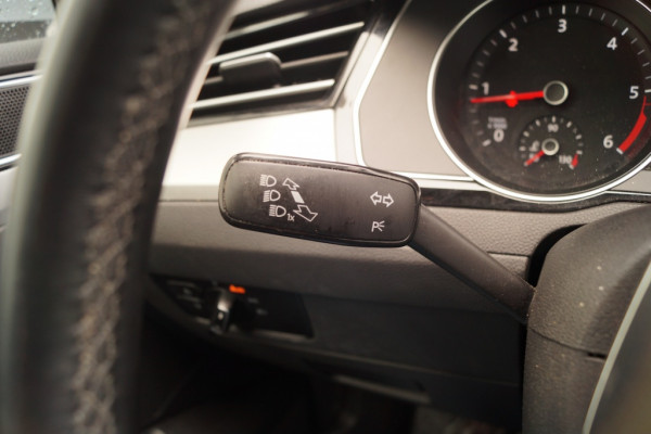Volkswagen Passat Variant 1.6 TDI 120pk DSG Comfortline Business -NAVI-ECC-PDC-