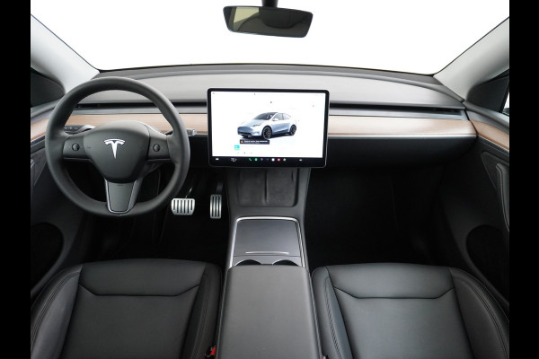 Tesla Model Y Performance 534pk 0-100 3,8 sec. AWD 78,1kWh Warmtepomp 21"Lmv FSD-Comp.3 AutoPilot Carbon-Spoiler Elekr.Achterklep AMD Ryzen-pr 3x Camera Navi Led ACC DAB Keyless en Interieur Pre-Heat/Cooling via App One-Pedal-Drive Rode Remklauwen Garantie op Accu 14-02-2032 max. 192.000km max. 250Kw laadvermogen 1.600KG Trekvermogen!