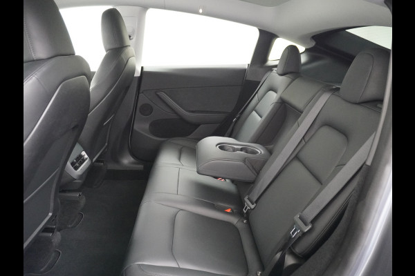 Tesla Model Y Performance 534pk 0-100 3,8 sec. AWD 78,1kWh Warmtepomp 21"Lmv FSD-Comp.3 AutoPilot Carbon-Spoiler Elekr.Achterklep AMD Ryzen-pr 3x Camera Navi Led ACC DAB Keyless en Interieur Pre-Heat/Cooling via App One-Pedal-Drive Rode Remklauwen Garantie op Accu 14-02-2032 max. 192.000km max. 250Kw laadvermogen 1.600KG Trekvermogen!