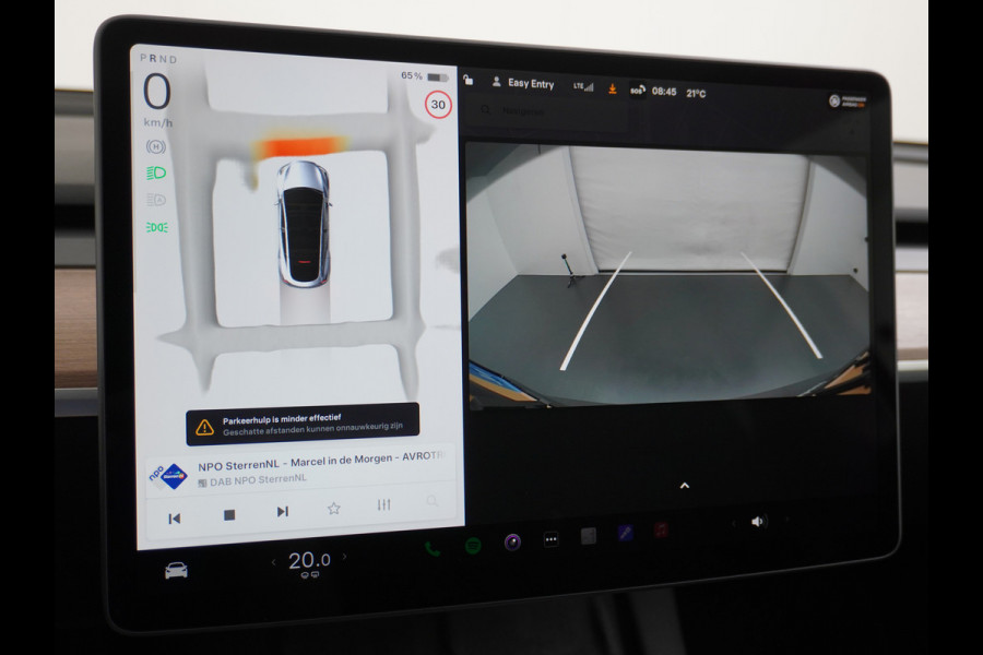 Tesla Model Y Performance 534pk 0-100 3,8 sec. AWD 78,1kWh Warmtepomp 21"Lmv FSD-Comp.3 AutoPilot Carbon-Spoiler Elekr.Achterklep AMD Ryzen-pr 3x Camera Navi Led ACC DAB Keyless en Interieur Pre-Heat/Cooling via App One-Pedal-Drive Rode Remklauwen Garantie op Accu 14-02-2032 max. 192.000km max. 250Kw laadvermogen 1.600KG Trekvermogen!