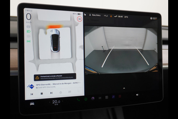 Tesla Model Y Performance 534pk 0-100 3,8 sec. AWD 78,1kWh Warmtepomp 21"Lmv FSD-Comp.3 AutoPilot Carbon-Spoiler Elekr.Achterklep AMD Ryzen-pr 3x Camera Navi Led ACC DAB Keyless en Interieur Pre-Heat/Cooling via App One-Pedal-Drive Rode Remklauwen Garantie op Accu 14-02-2032 max. 192.000km max. 250Kw laadvermogen 1.600KG Trekvermogen!
