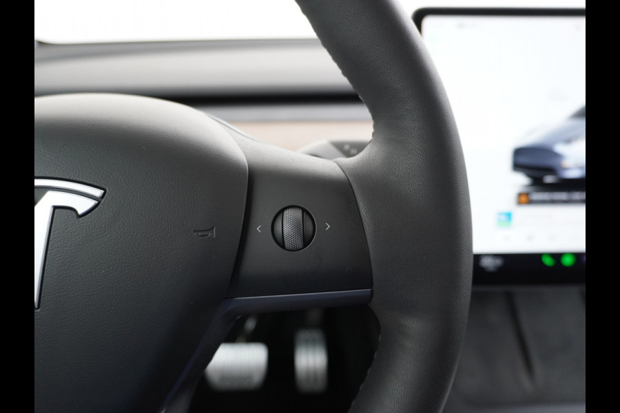 Tesla Model Y Performance 534pk 0-100 3,8 sec. AWD 78,1kWh Warmtepomp 21"Lmv FSD-Comp.3 AutoPilot Carbon-Spoiler Elekr.Achterklep AMD Ryzen-pr 3x Camera Navi Led ACC DAB Keyless en Interieur Pre-Heat/Cooling via App One-Pedal-Drive Rode Remklauwen Garantie op Accu 14-02-2032 max. 192.000km max. 250Kw laadvermogen 1.600KG Trekvermogen!