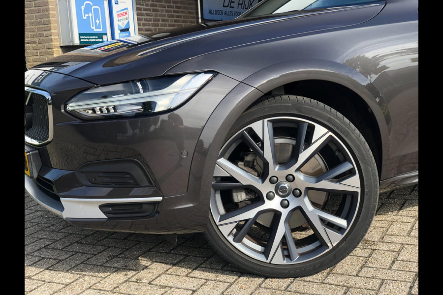 Volvo V90 Cross Country 2.0 B5 AWD Pro | Pano, Stoel+Stuurverw, Ventilatie, Leder, 360 Camera, Navi, 21'' LMV | Dealeronderhouden|