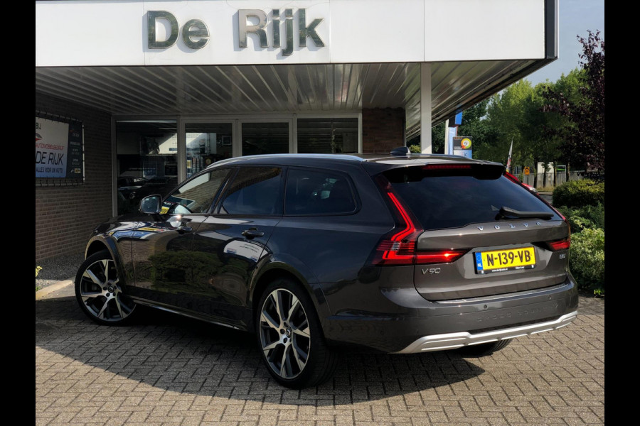 Volvo V90 Cross Country 2.0 B5 AWD Pro | Pano, Stoel+Stuurverw, Ventilatie, Leder, 360 Camera, Navi, 21'' LMV | Dealeronderhouden|