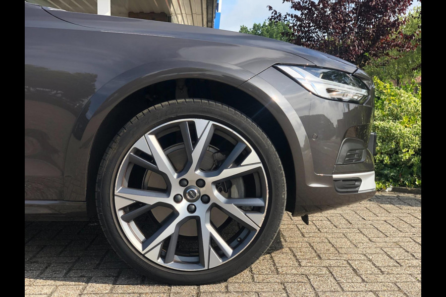 Volvo V90 Cross Country 2.0 B5 AWD Pro | Pano, Stoel+Stuurverw, Ventilatie, Leder, 360 Camera, Navi, 21'' LMV | Dealeronderhouden|