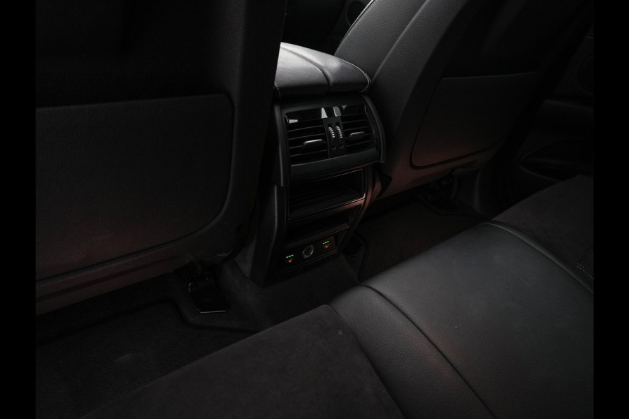 BMW X6 xDrive30d High Executive Design-Edition-Extravagance Aut. *PANO | LEATHER-ALCANTARA | FULL-LED | MEMORY-PACK | HEAD-UP | HIFI-SOUND | KEYLESS | DAB+ | BLIND-SPOT | CAMERA | HEATED-SPORTSEATS | SHIFTPADDLES | SOFTCLOSE | TOWBAR | 20''ALU*