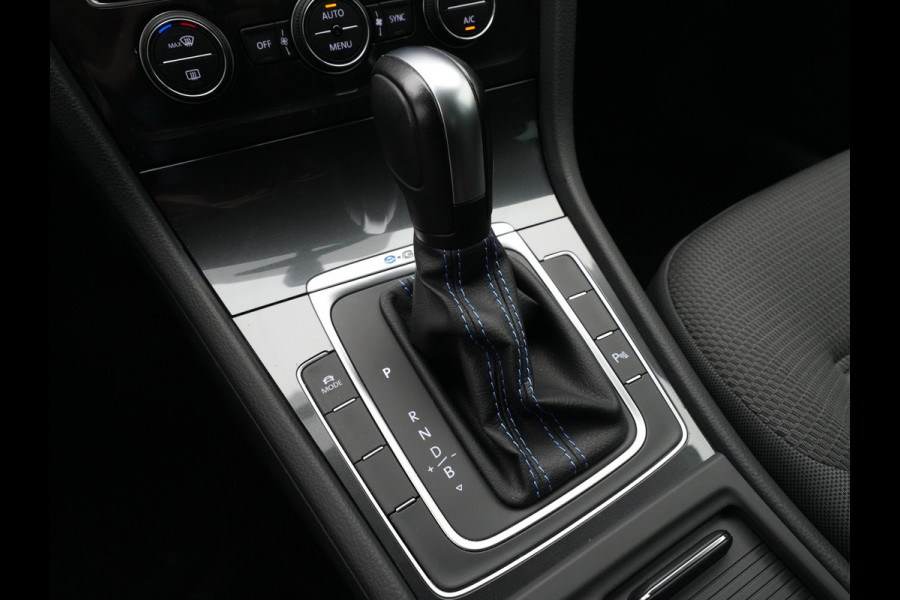 Volkswagen e-Golf E-DITION Navigatie Pdc Stoelverwarming Acc Carplay 126