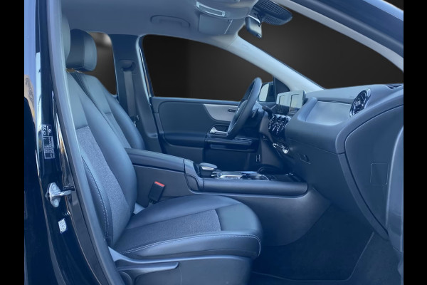 Mercedes-Benz B-Klasse 250 e Business ** APPLE/ANDROID - NAVI - HALF-LEDER - SPOORASS - CRUISE ** 1e EIG - UNFALLFREI ** ** INFORMEER OOK NAAR ONZE AANTREKKELIJKE FINANCIAL-LEASE TARIEVEN **