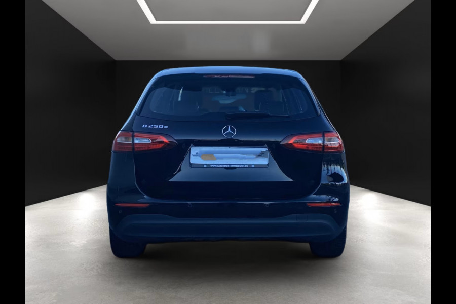 Mercedes-Benz B-Klasse 250 e Business ** APPLE/ANDROID - NAVI - HALF-LEDER - SPOORASS - CRUISE ** 1e EIG - UNFALLFREI ** ** INFORMEER OOK NAAR ONZE AANTREKKELIJKE FINANCIAL-LEASE TARIEVEN **