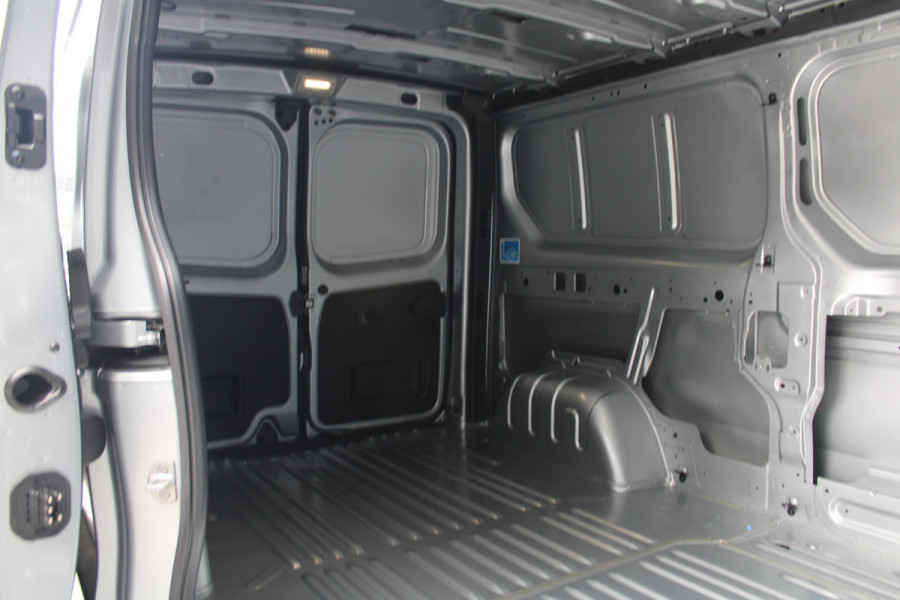 Renault Trafic 2.0 Blue dCi 150pk T30 L2H1 Advance - Achteruitrijcamera - Carplay - Android - Allseason - Trekhaak - Rijklaar