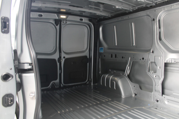 Renault Trafic 2.0 Blue dCi 150pk T30 L2H1 Advance - Achteruitrijcamera - Carplay - Android - Allseason - Trekhaak - Rijklaar