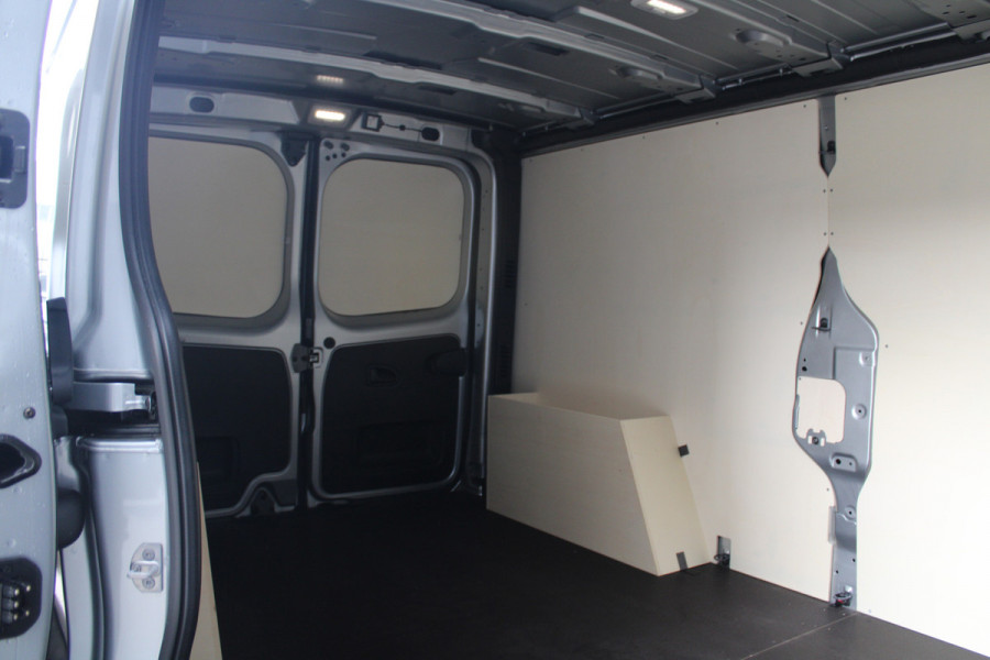 Renault Trafic 2.0 Blue dCi 150pk T30 L2H1 Advance - Passagiersstoel - Achteruitrijcamera - Carplay - Android - Allseason - Trekhaak - Rijklaar