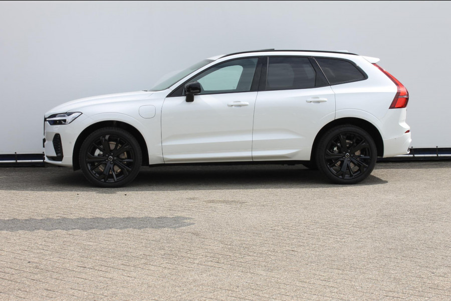 Volvo XC60 T6 350PK FACELIFT 2026 AWD Plus Black Edition FACELIFT 2026 / Panoramisch schuif-kanteldak / Harman Kardon Audio  / 21" lichtmetalen velgen / Head-Up Display / 360graden camera