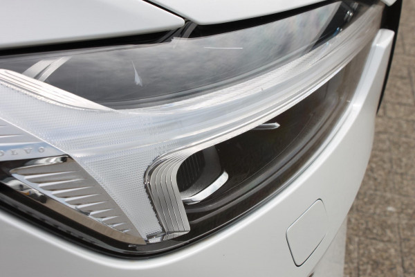 Volvo XC60 T6 350PK FACELIFT 2026 AWD Plus Black Edition FACELIFT 2026 / Panoramisch schuif-kanteldak / Harman Kardon Audio  / 21" lichtmetalen velgen / Head-Up Display / 360graden camera