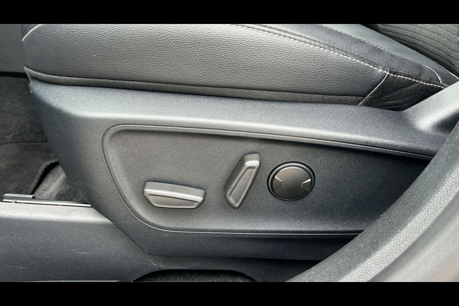 Ford Kuga 2.5 PHEV Titanium X Zuid | Weg/Uitklapbare Trekhaak (Elektrisch bedienbaar) | Adaptive cruise control | Winter Pack | Dodehoeksensoren | Bang&Olufsen | Head up Display | Half leder bekleding | 1.500 kg trekgewicht