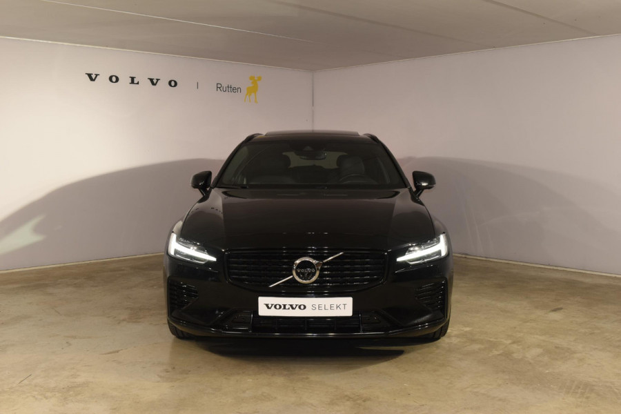 Volvo V60 T6 340PK Automaat Plug-in hybrid AWD R-Design / Panoramadak / Stoelverwarming / Stuurverwarming / 360 Camera / Sportstoelen, Elektrisch met geheugen / Head-up Display / Harman Kardon / Cruise control