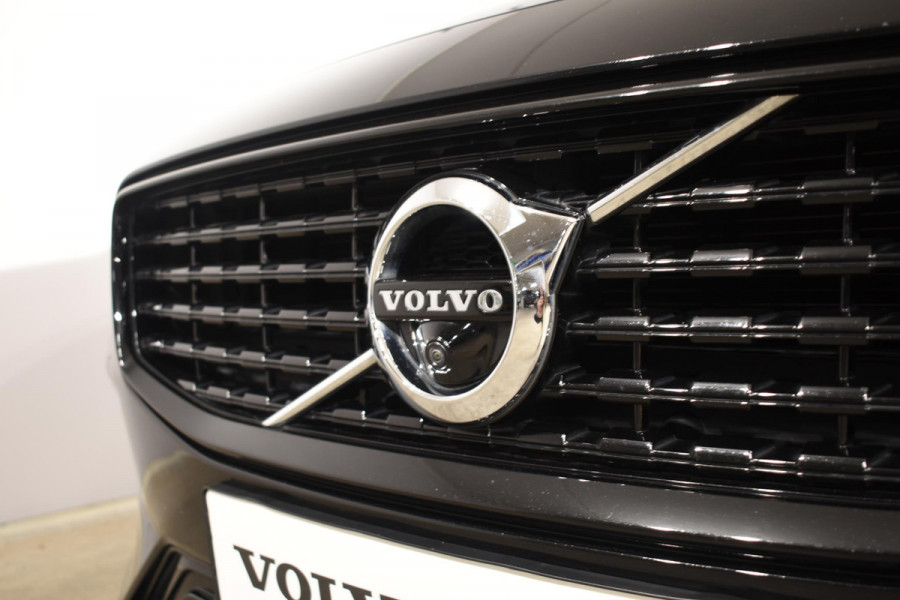 Volvo V60 T6 340PK Automaat Plug-in hybrid AWD R-Design / Panoramadak / Stoelverwarming / Stuurverwarming / 360 Camera / Sportstoelen, Elektrisch met geheugen / Head-up Display / Harman Kardon / Cruise control