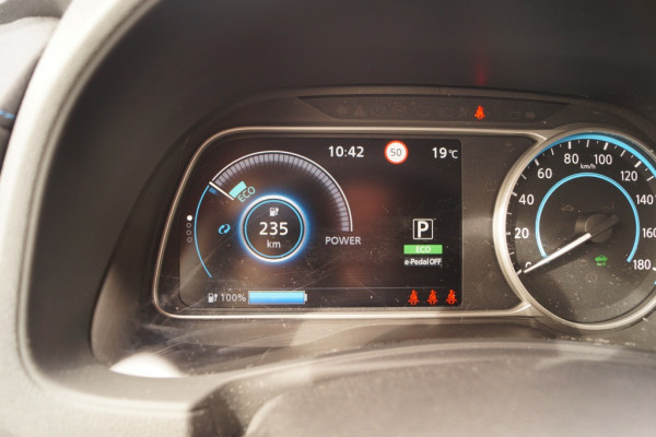 Nissan Leaf 2.ZERO EDITION 40kWh -NAVI-ECC-CAM-