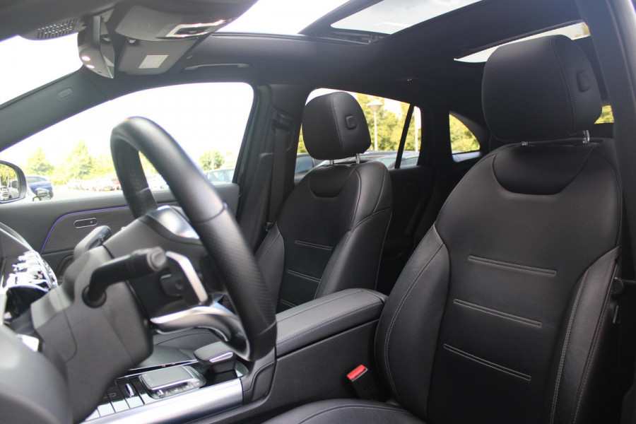 Mercedes-Benz GLA 250e 218PK BUSINESS SOLUTION AMG LIMITED | SFEER VERLICHTING | PANORAMISCH SCHUIF/KANTEL DAK | BURMESTER PREMIUM AUDIO | VERWARMDE VOORSTOELEN | MULTIBEAM LED KOPLAMPEN | APPLE CARPLAY/ANDROID AUTO | 360˚ CAMERA | DODEHOEK DETECTIE | ELEKTRISCH BEDIENBARE ACHTERKLEP | KEYLESS ENTRY/START | DRAADLOZE TELEFOONLADER | NIGHT PAKKET | 20" LICHTMETALEN VELGEN | ZWARTE HEMELBEKLEDING |