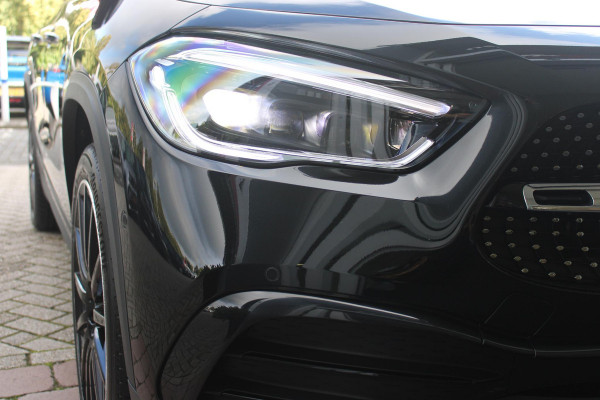 Mercedes-Benz GLA 250e 218PK BUSINESS SOLUTION AMG LIMITED | SFEER VERLICHTING | PANORAMISCH SCHUIF/KANTEL DAK | BURMESTER PREMIUM AUDIO | VERWARMDE VOORSTOELEN | MULTIBEAM LED KOPLAMPEN | APPLE CARPLAY/ANDROID AUTO | 360˚ CAMERA | DODEHOEK DETECTIE | ELEKTRISCH BEDIENBARE ACHTERKLEP | KEYLESS ENTRY/START | DRAADLOZE TELEFOONLADER | NIGHT PAKKET | 20" LICHTMETALEN VELGEN | ZWARTE HEMELBEKLEDING |