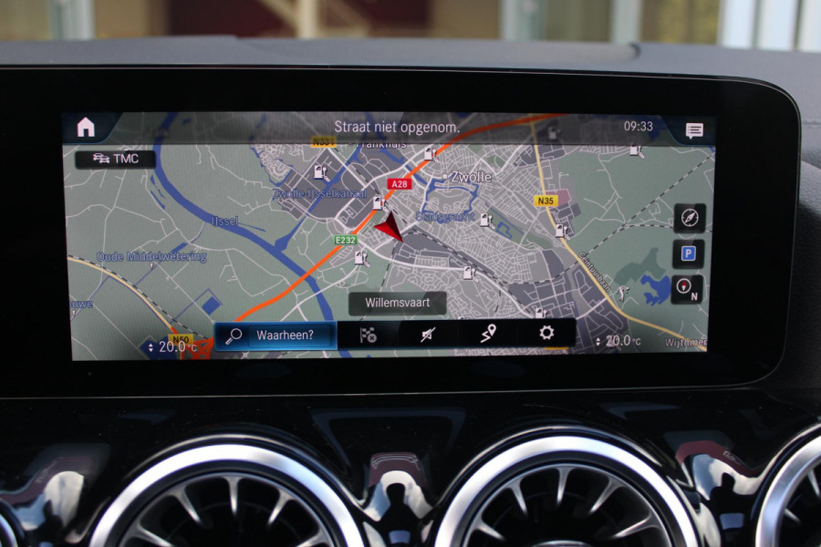 Mercedes-Benz GLA 250e 218PK BUSINESS SOLUTION AMG LIMITED | SFEER VERLICHTING | PANORAMISCH SCHUIF/KANTEL DAK | BURMESTER PREMIUM AUDIO | VERWARMDE VOORSTOELEN | MULTIBEAM LED KOPLAMPEN | APPLE CARPLAY/ANDROID AUTO | 360˚ CAMERA | DODEHOEK DETECTIE | ELEKTRISCH BEDIENBARE ACHTERKLEP | KEYLESS ENTRY/START | DRAADLOZE TELEFOONLADER | NIGHT PAKKET | 20" LICHTMETALEN VELGEN | ZWARTE HEMELBEKLEDING |