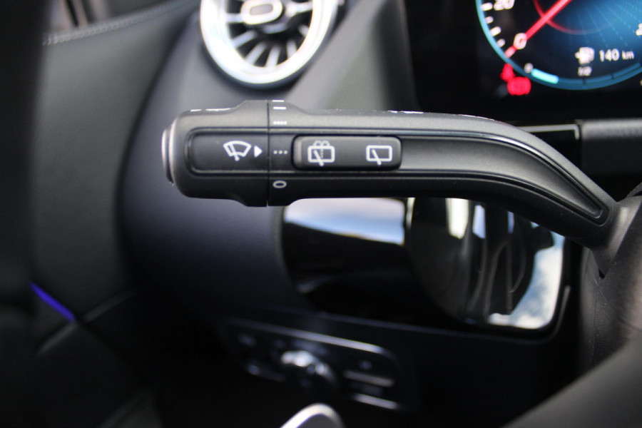Mercedes-Benz GLA 250e 218PK BUSINESS SOLUTION AMG LIMITED | SFEER VERLICHTING | PANORAMISCH SCHUIF/KANTEL DAK | BURMESTER PREMIUM AUDIO | VERWARMDE VOORSTOELEN | MULTIBEAM LED KOPLAMPEN | APPLE CARPLAY/ANDROID AUTO | 360˚ CAMERA | DODEHOEK DETECTIE | ELEKTRISCH BEDIENBARE ACHTERKLEP | KEYLESS ENTRY/START | DRAADLOZE TELEFOONLADER | NIGHT PAKKET | 20" LICHTMETALEN VELGEN | ZWARTE HEMELBEKLEDING |