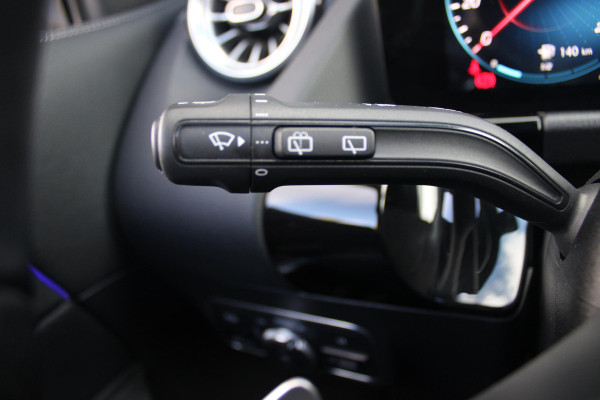 Mercedes-Benz GLA 250e 218PK BUSINESS SOLUTION AMG LIMITED | SFEER VERLICHTING | PANORAMISCH SCHUIF/KANTEL DAK | BURMESTER PREMIUM AUDIO | VERWARMDE VOORSTOELEN | MULTIBEAM LED KOPLAMPEN | APPLE CARPLAY/ANDROID AUTO | 360˚ CAMERA | DODEHOEK DETECTIE | ELEKTRISCH BEDIENBARE ACHTERKLEP | KEYLESS ENTRY/START | DRAADLOZE TELEFOONLADER | NIGHT PAKKET | 20" LICHTMETALEN VELGEN | ZWARTE HEMELBEKLEDING |