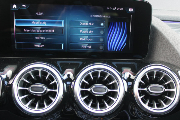 Mercedes-Benz GLA 250e 218PK BUSINESS SOLUTION AMG LIMITED | SFEER VERLICHTING | PANORAMISCH SCHUIF/KANTEL DAK | BURMESTER PREMIUM AUDIO | VERWARMDE VOORSTOELEN | MULTIBEAM LED KOPLAMPEN | APPLE CARPLAY/ANDROID AUTO | 360˚ CAMERA | DODEHOEK DETECTIE | ELEKTRISCH BEDIENBARE ACHTERKLEP | KEYLESS ENTRY/START | DRAADLOZE TELEFOONLADER | NIGHT PAKKET | 20" LICHTMETALEN VELGEN | ZWARTE HEMELBEKLEDING |